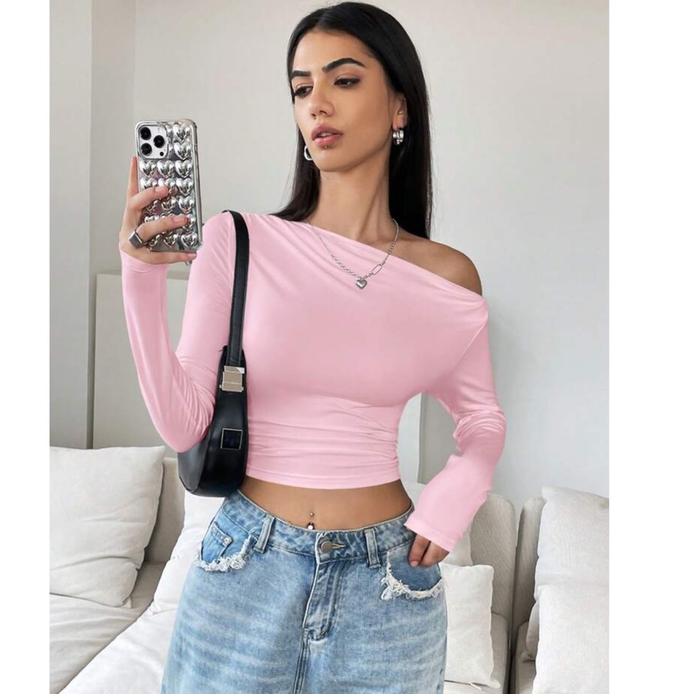 Asymmetrical Crop Top ❤️ - Picture 3 of 3